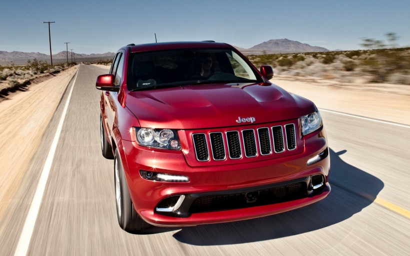 2012款Jeep大切诺基SRT8吉普桌面壁纸