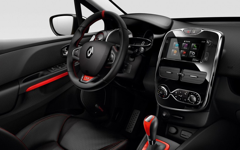 2013款雷诺Clio RS 200汽车桌面壁纸
