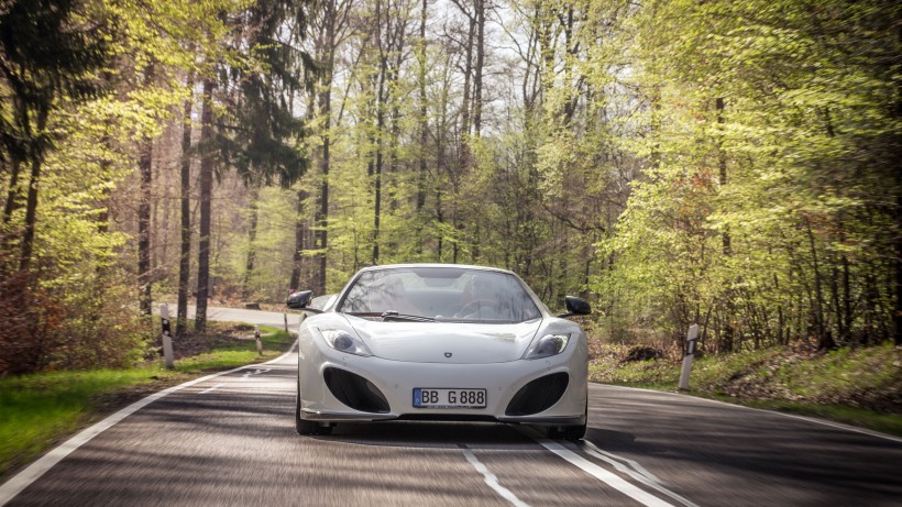 2013款迈凯轮 MP4-12C Spider跑车桌面壁纸