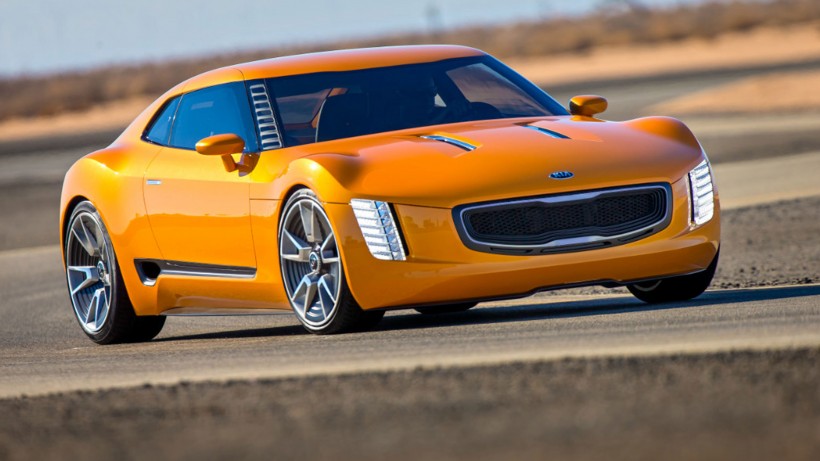 2014款起亚 GT4 Stinger跑车桌面壁纸