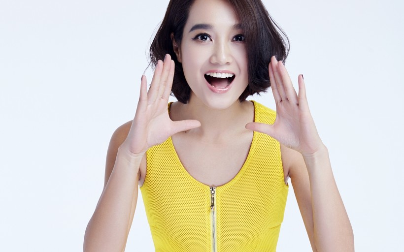美女明星朱丹桌面壁纸