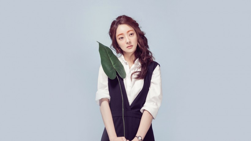 韩国美女明星徐孝琳桌面壁纸