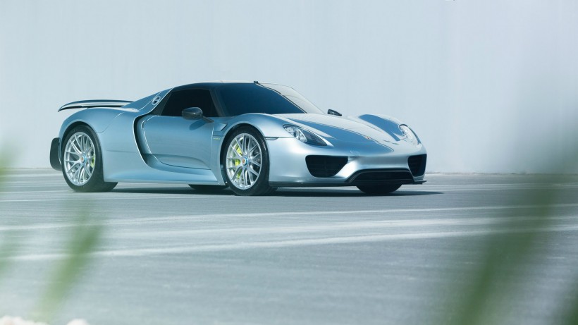 保时捷918 Spyder汽车桌面壁纸