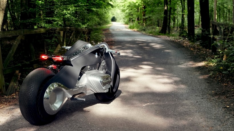 2016宝马概念摩托车Motorrad Vision Next 100桌面壁纸