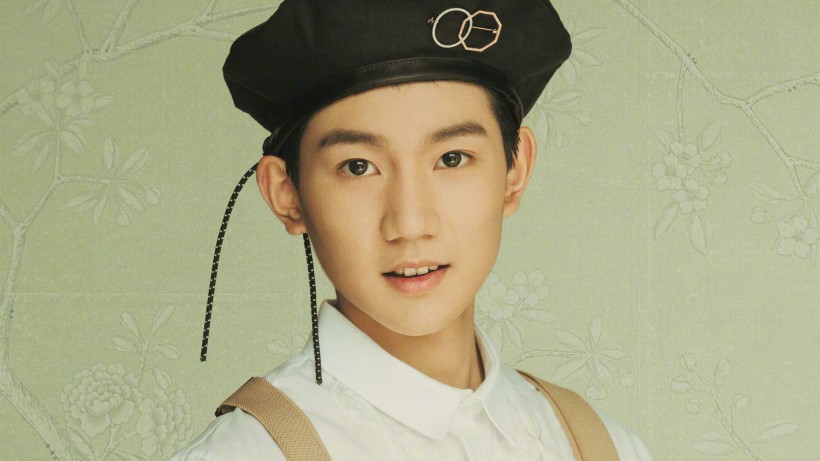 TFboys组合成员之一安静的美少年王源桌面壁纸