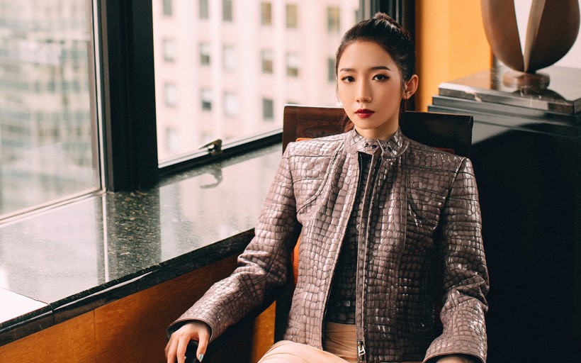 美女歌手孟美岐桌面壁纸